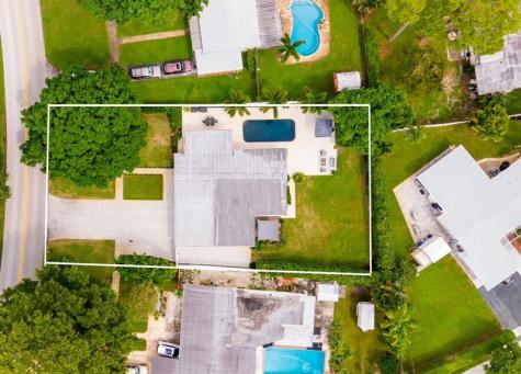 1080 E Country Club Circle Plantation FL 33317