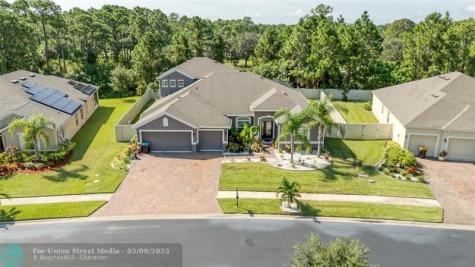 632 Stonebriar Drive SE Palm Bay FL 32909