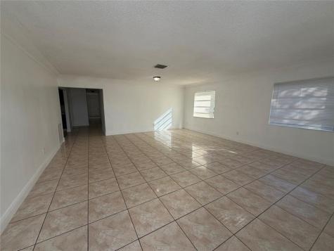 230 NW 8th Avenue Dania Beach FL 33004