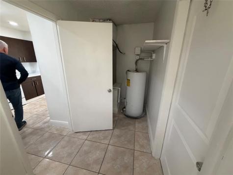 230 NW 8th Avenue Dania Beach FL 33004