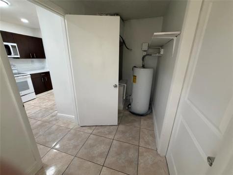 230 NW 8th Avenue Dania Beach FL 33004