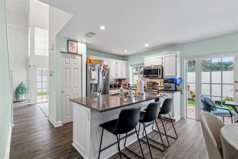 8 Governors Court Palm Beach Gardens FL 33418