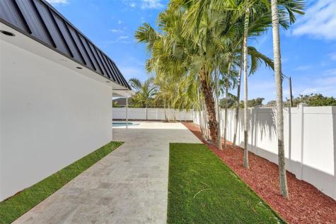 4920 Sarazen Drive Hollywood FL 33021