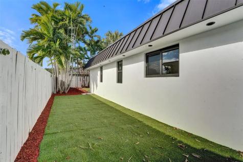 4920 Sarazen Drive Hollywood FL 33021
