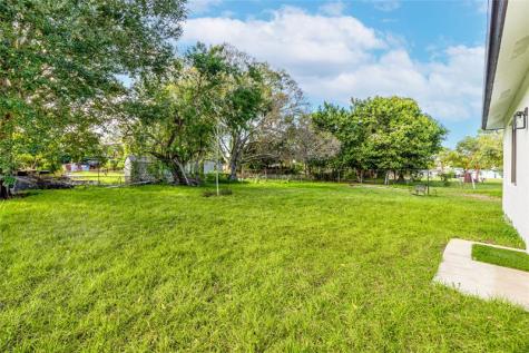 1605 N 23rd Street Fort Pierce FL 34950