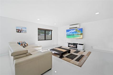 4314 Roosevelt Street Hollywood FL 33021