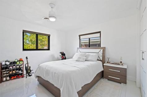 4314 Roosevelt Street Hollywood FL 33021