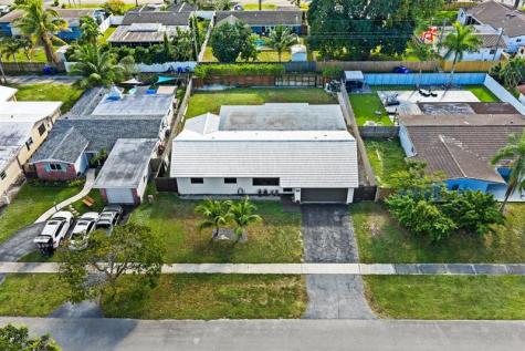 4314 Roosevelt Street Hollywood FL 33021