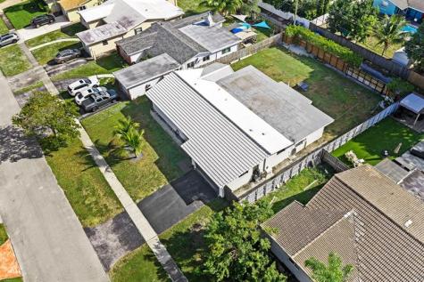 4314 Roosevelt Street Hollywood FL 33021