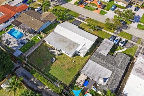 4314 Roosevelt Street Hollywood FL 33021