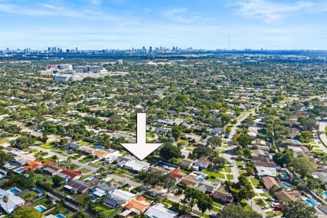4314 Roosevelt Street Hollywood FL 33021