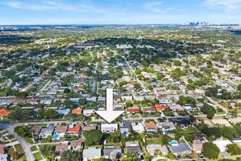 4314 Roosevelt Street Hollywood FL 33021
