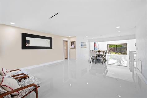 4314 Roosevelt Street Hollywood FL 33021