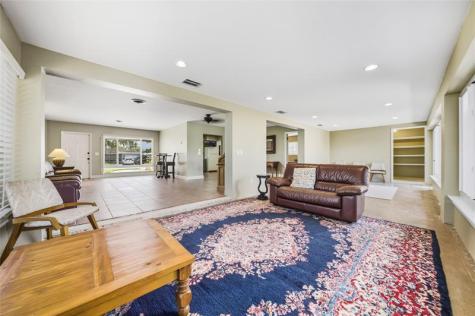 1711 NE 40th Court Oakland Park FL 33334