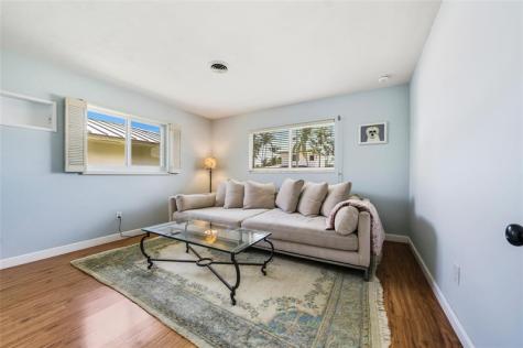 1711 NE 40th Court Oakland Park FL 33334