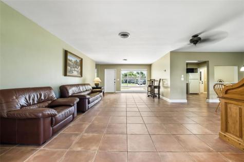 1711 NE 40th Court Oakland Park FL 33334