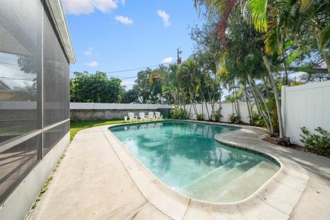 1918 N 39th Avenue Hollywood FL 33021