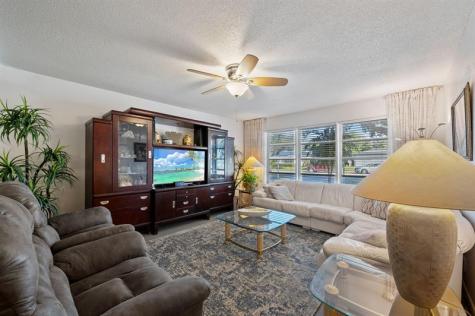 481 NW 45th Terrace Plantation FL 33317