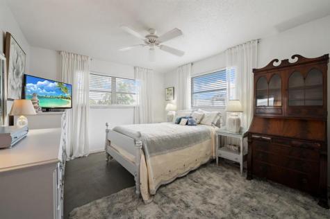 481 NW 45th Terrace Plantation FL 33317