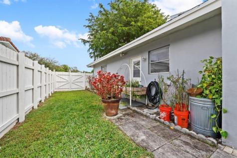481 NW 45th Terrace Plantation FL 33317