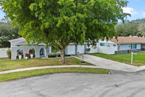 481 NW 45th Terrace Plantation FL 33317