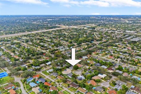 481 NW 45th Terrace Plantation FL 33317