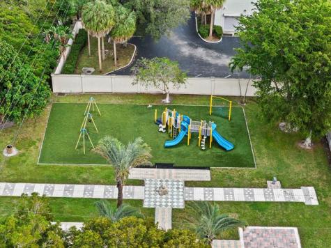 481 NW 45th Terrace Plantation FL 33317