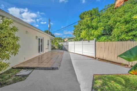 3308 E El Vedado Court E West Palm Beach FL 33405