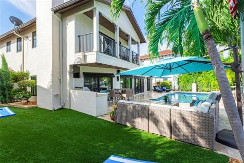 2541 NE 48th Street Lighthouse Point FL 33064