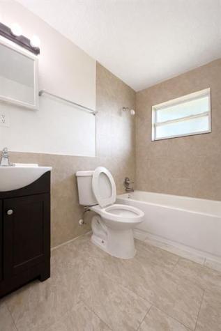 561 SW 14th Street Belle Glade FL 33430