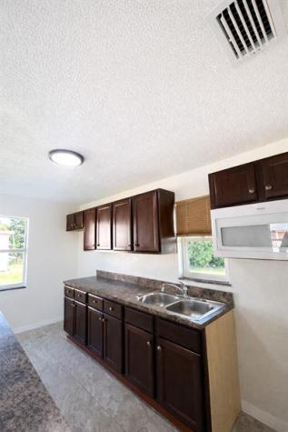 561 SW 14th Street Belle Glade FL 33430