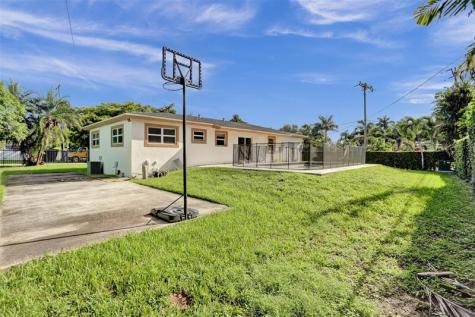30 NE 139th Street North Miami FL 33161
