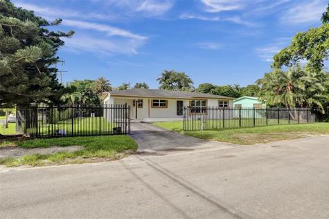 30 NE 139th Street North Miami FL 33161