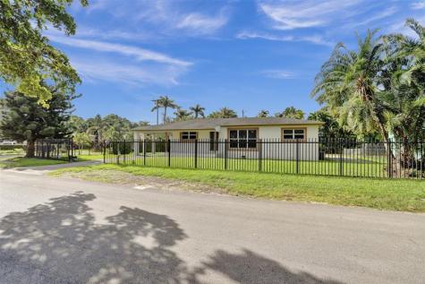 30 NE 139th Street North Miami FL 33161