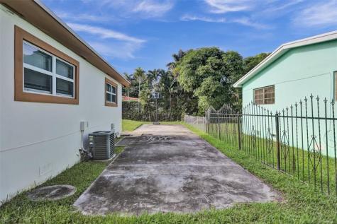 30 NE 139th Street North Miami FL 33161