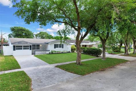5311 Pierce Street Hollywood FL 33021