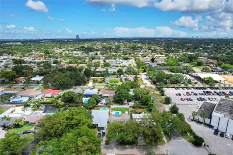 5311 Pierce Street Hollywood FL 33021
