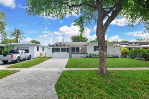 5311 Pierce Street Hollywood FL 33021