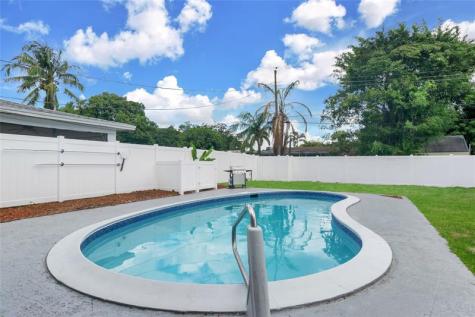 5311 Pierce Street Hollywood FL 33021