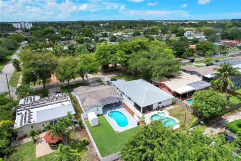 5311 Pierce Street Hollywood FL 33021