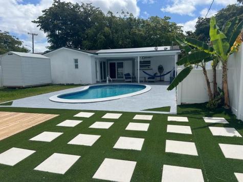 5311 Pierce Street Hollywood FL 33021