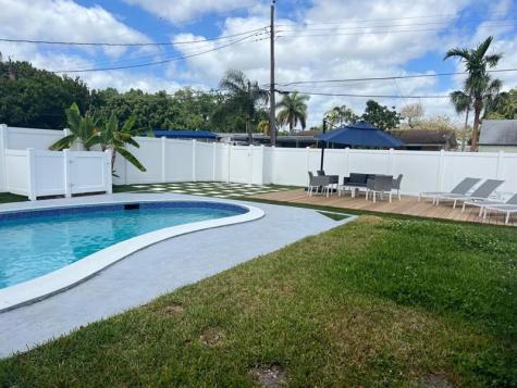 5311 Pierce Street Hollywood FL 33021