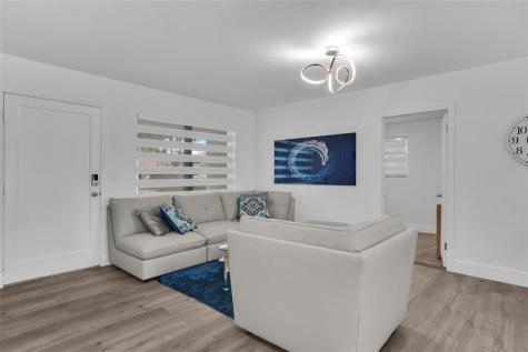 5311 Pierce Street Hollywood FL 33021