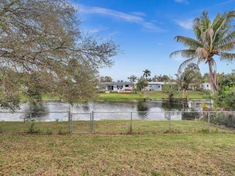 5710 SW 54th Court Davie FL 33314