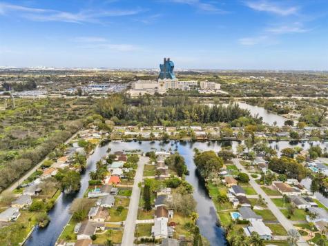 5710 SW 54th Court Davie FL 33314