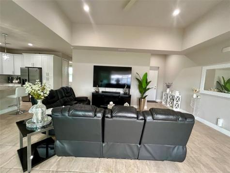 1045 N Naples Street LaBelle FL 33935