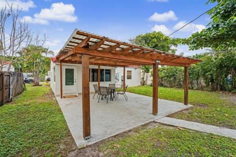 2530 Mckinley Street Hollywood FL 33020