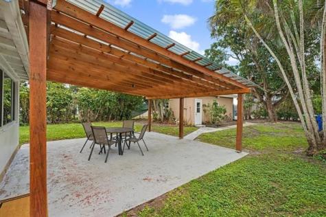 2530 Mckinley Street Hollywood FL 33020