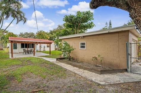 2530 Mckinley Street Hollywood FL 33020