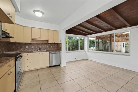 2530 Mckinley Street Hollywood FL 33020